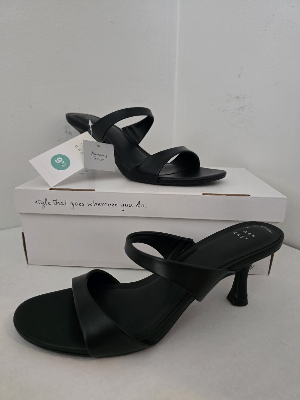 a new day Black Two-Strap Mid Heel Sandals 9.5 NIB